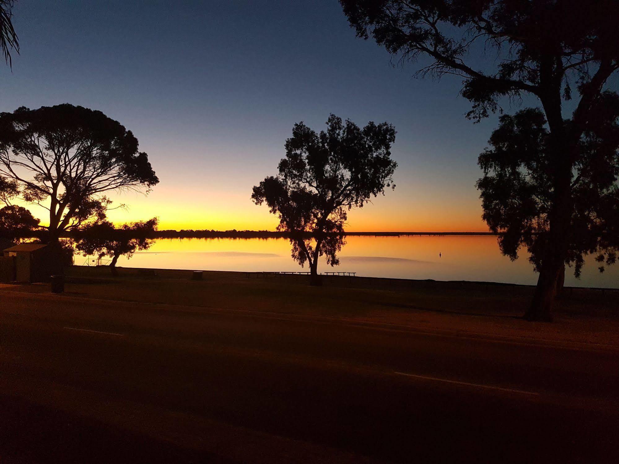 Barmera Lake Resort Motel Экстерьер фото
